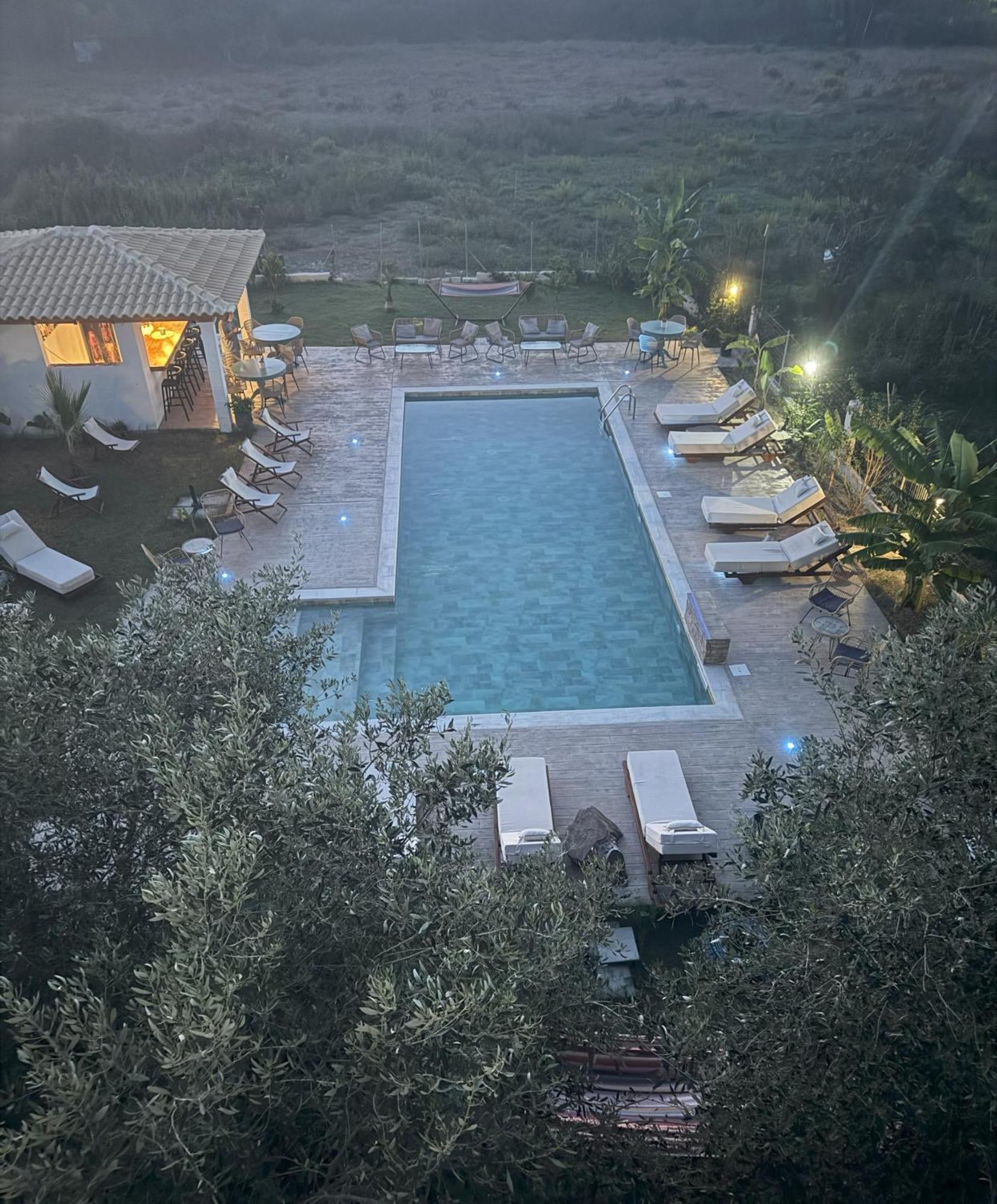 Kapetanios Luxury Aparthotel Agios Georgios  ภายนอก รูปภาพ