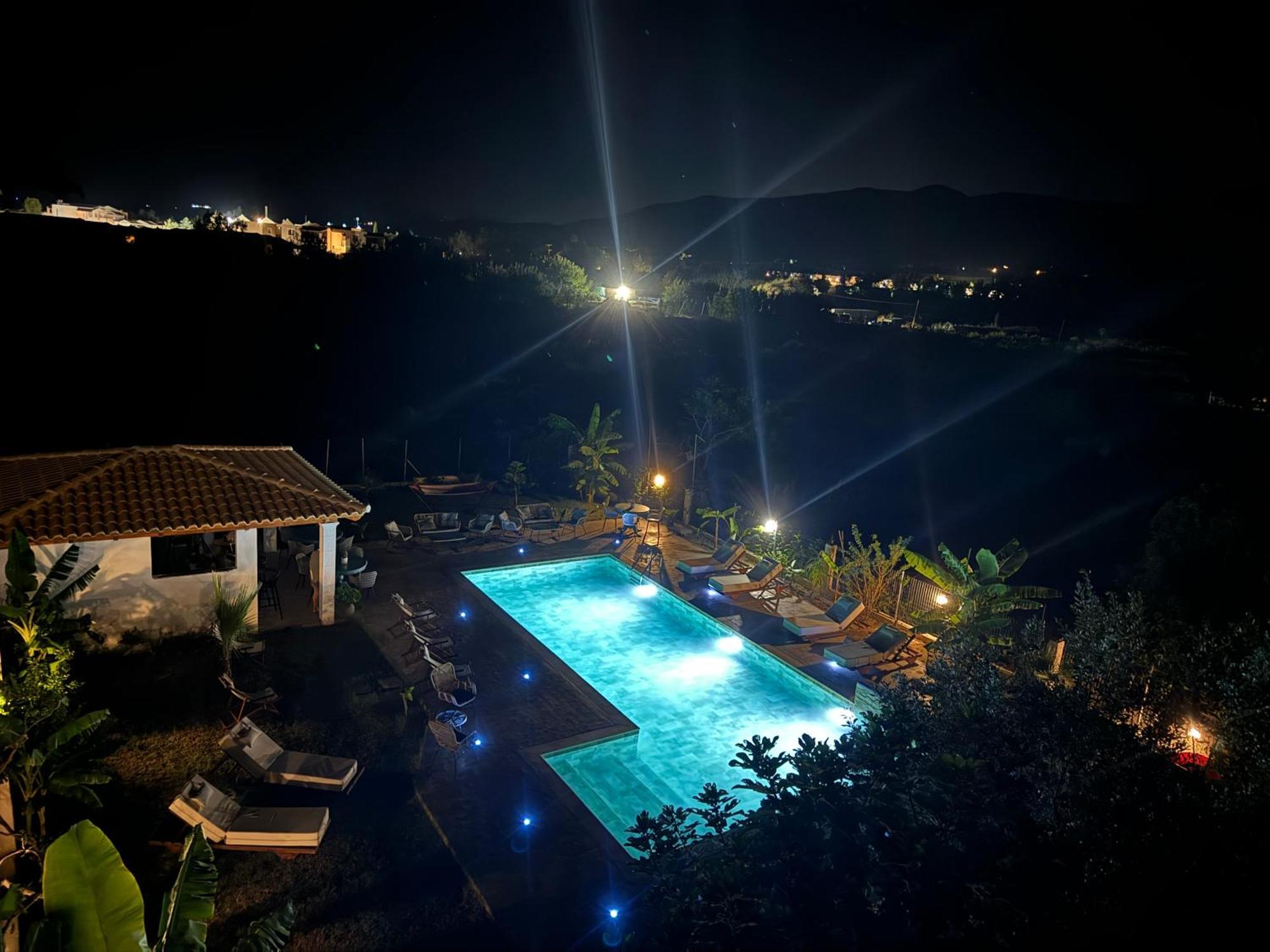 Kapetanios Luxury Aparthotel Agios Georgios  ภายนอก รูปภาพ